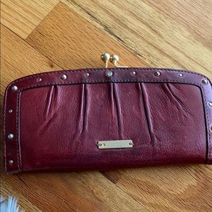 Laundry wallet clutch